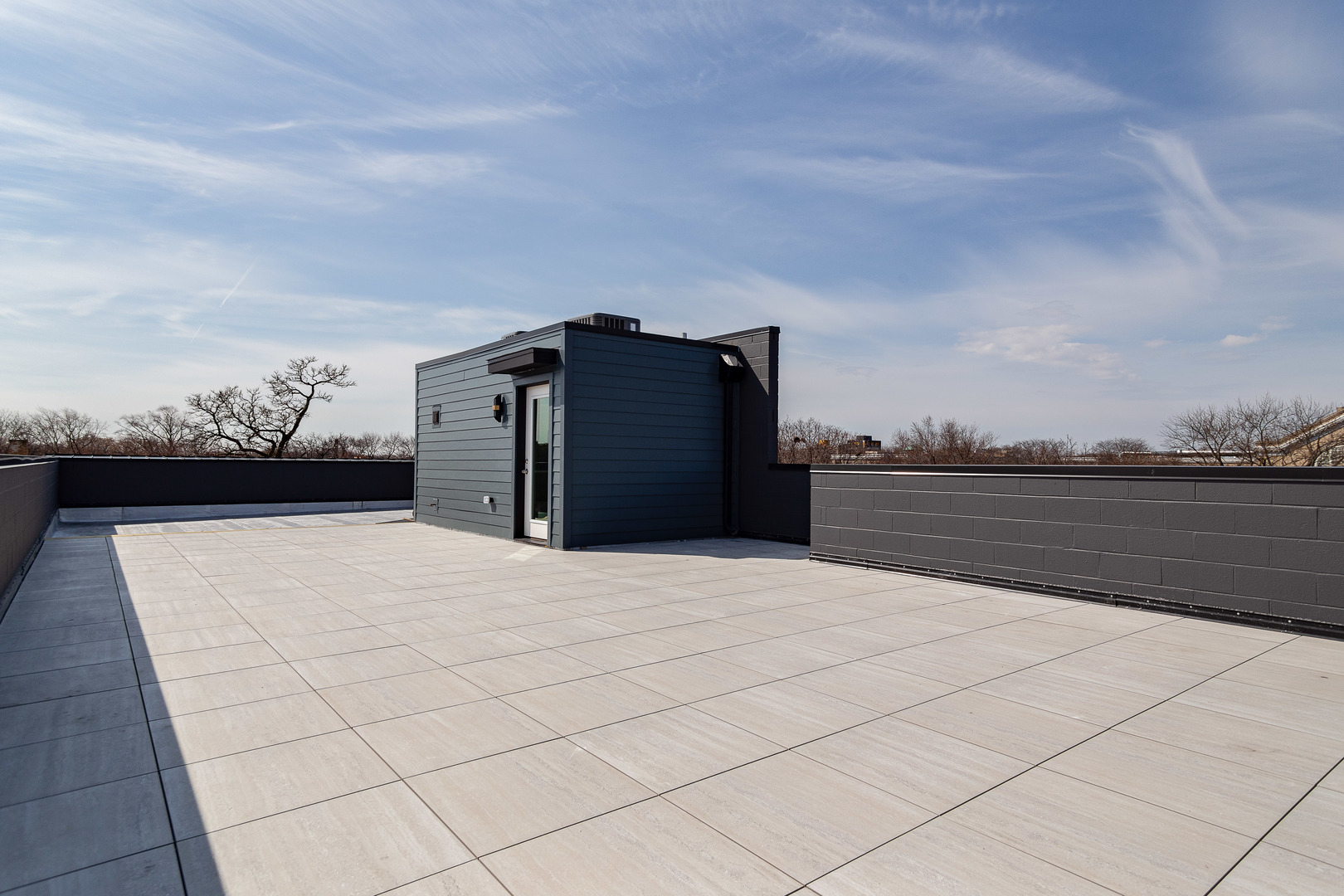 1334 West Rosedale Avenue, Unit 3 Chicago, IL 60660 - Photo 16 of 24 a view of a terrace