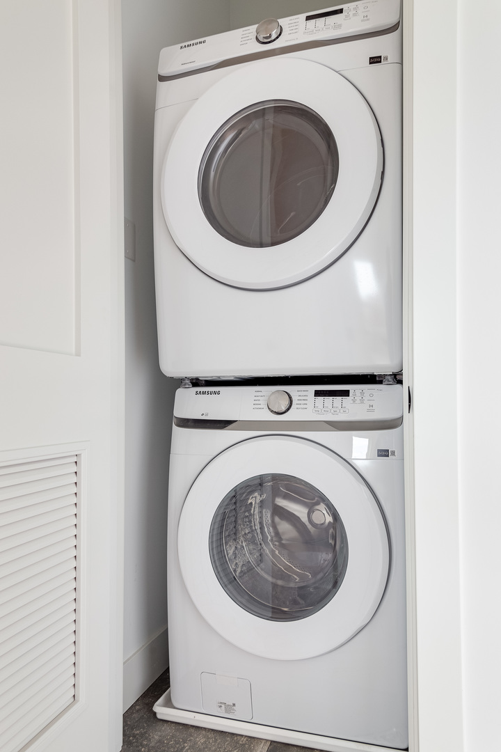 1334 West Rosedale Avenue, Unit 3 Chicago, IL 60660 - Photo 22 of 24 a utility room with dryer and washer
