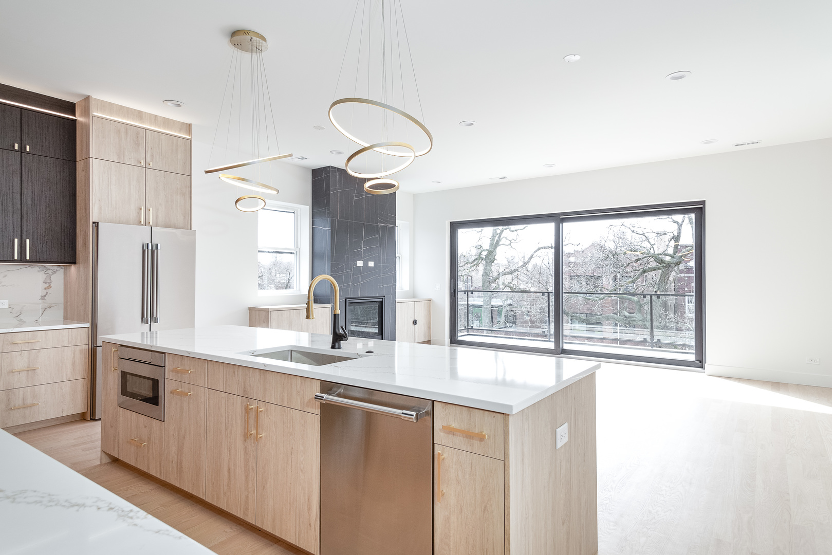 1334 West Rosedale Avenue, Unit 3 Chicago, IL 60660 - Photo 6 of 24 a very nice looking room with a large window