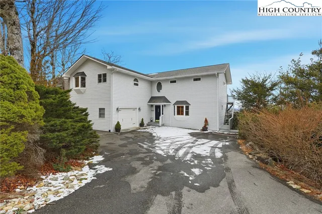 $863,000 | 112 North Pinnacle Ridge Road, Beech Mountain, NC 28604