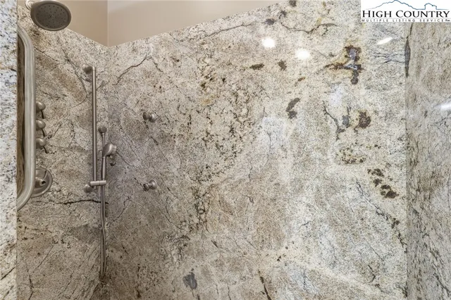 $863,000 | 112 North Pinnacle Ridge Road, Beech Mountain, NC 28604