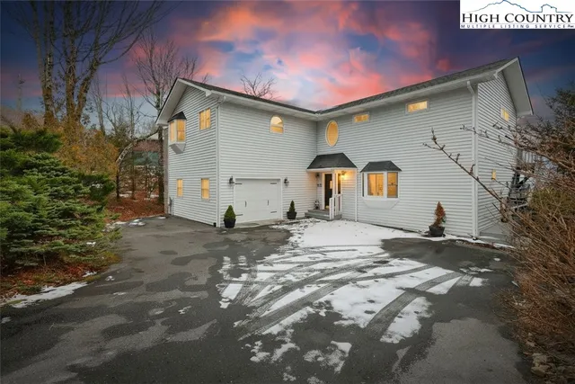 $863,000 | 112 North Pinnacle Ridge Road, Beech Mountain, NC 28604