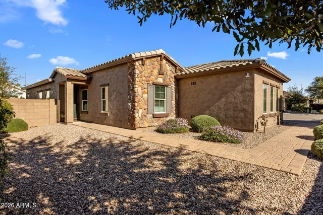 $579,900 | 18324 North 28th Place, Phoenix, AZ 85032