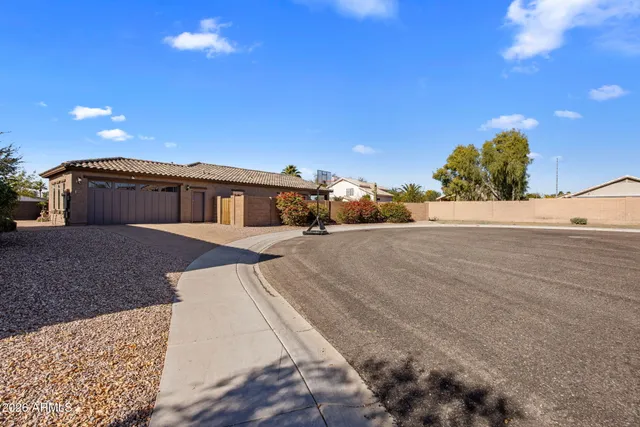 $579,900 | 18324 North 28th Place, Phoenix, AZ 85032
