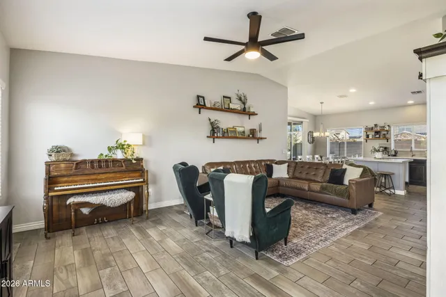 $579,900 | 18324 North 28th Place, Phoenix, AZ 85032