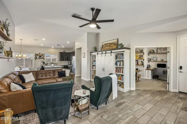 $579,900 | 18324 North 28th Place, Phoenix, AZ 85032