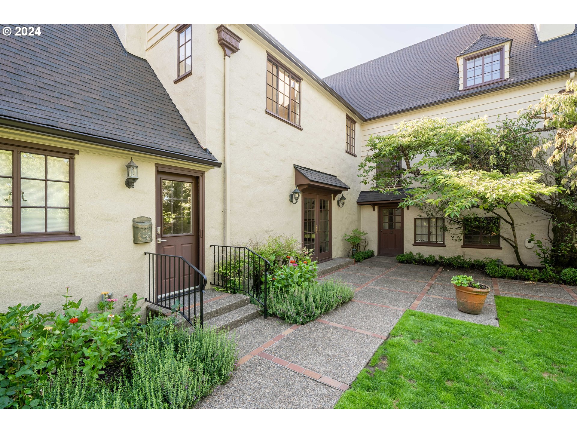 3366 Southwest Talbot Road Portland, OR 97239 - Photo 27 of 34