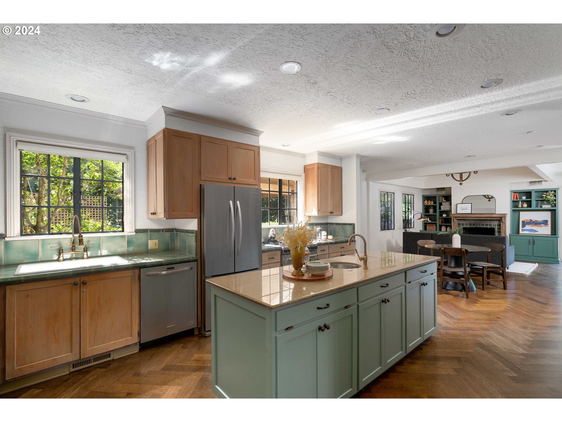 3366 Southwest Talbot Road Portland, OR 97239 - Photo 6 of 34