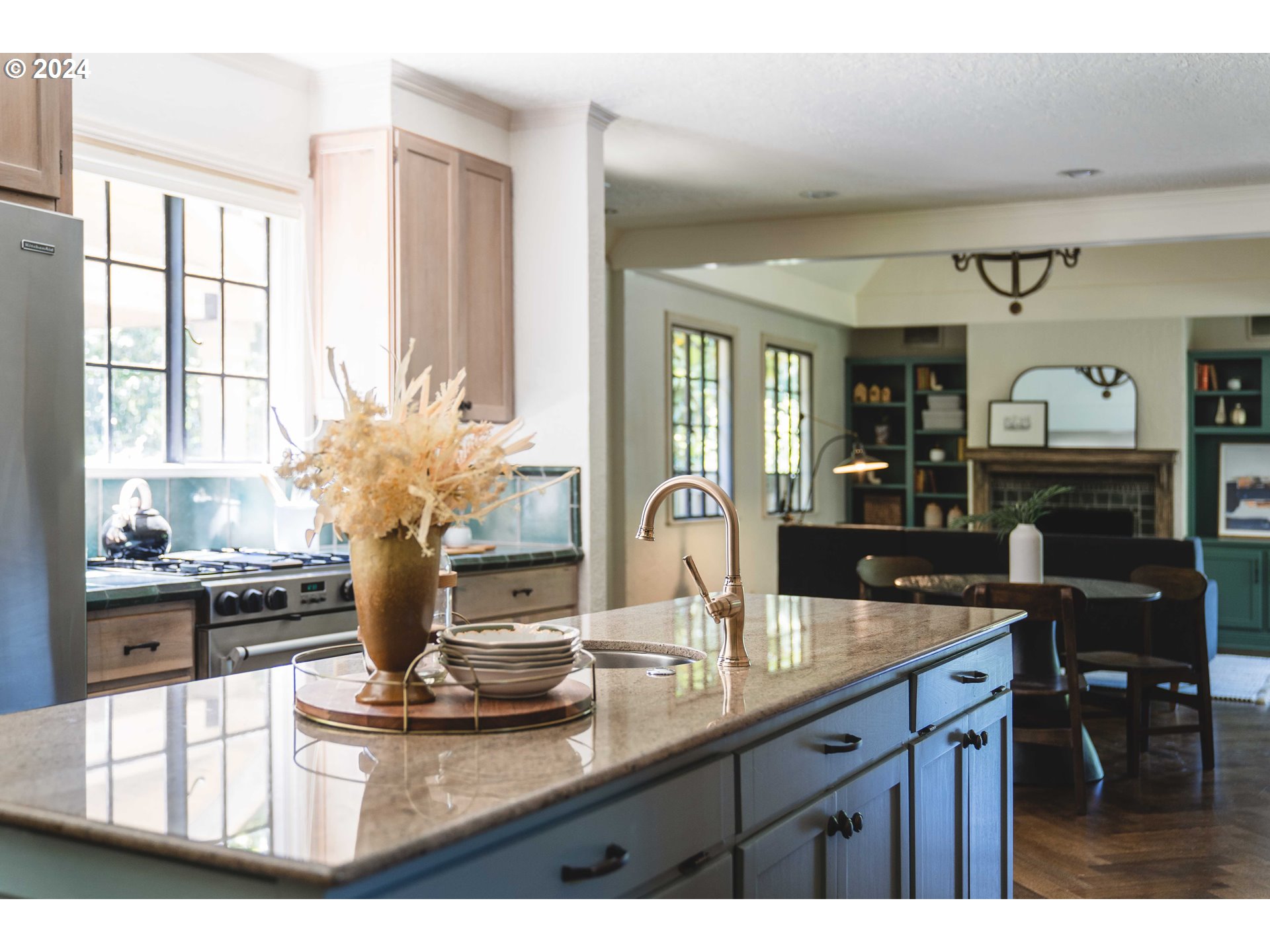 3366 Southwest Talbot Road Portland, OR 97239 - Photo 7 of 34