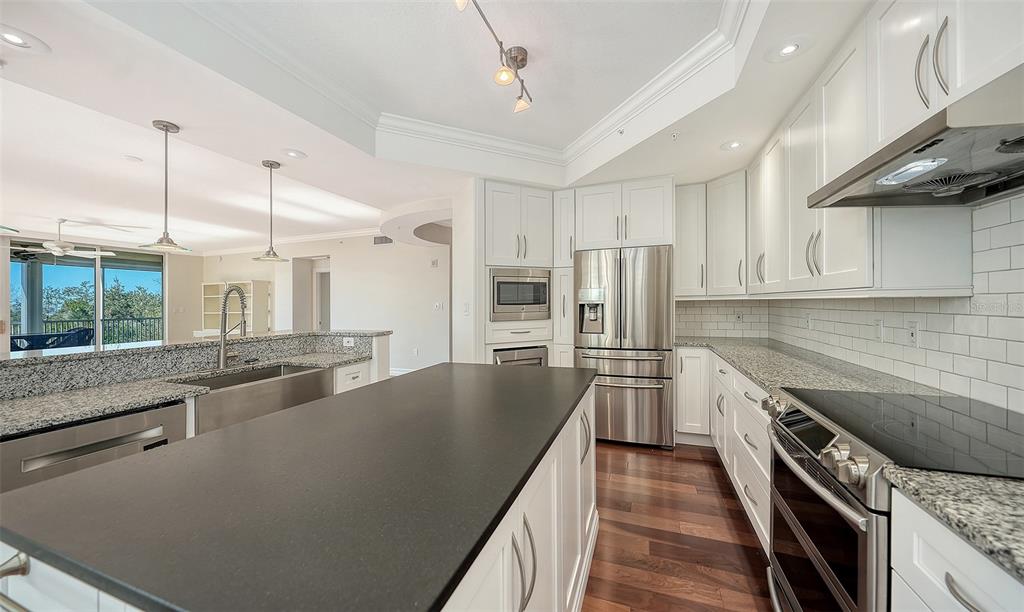393 North Point Road, Unit 301 Osprey, FL 34229 - Photo 17 of 82