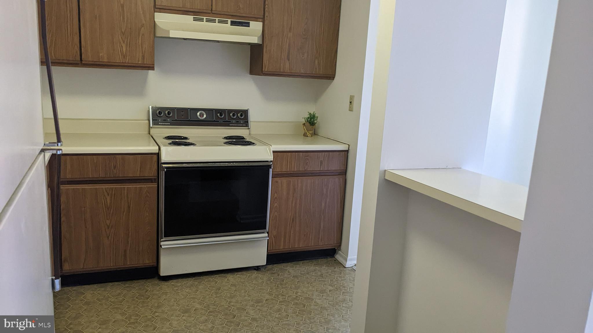 2404 Aspen Circle, Unit U D Springfield, PA 19064 - Photo 5 of 27