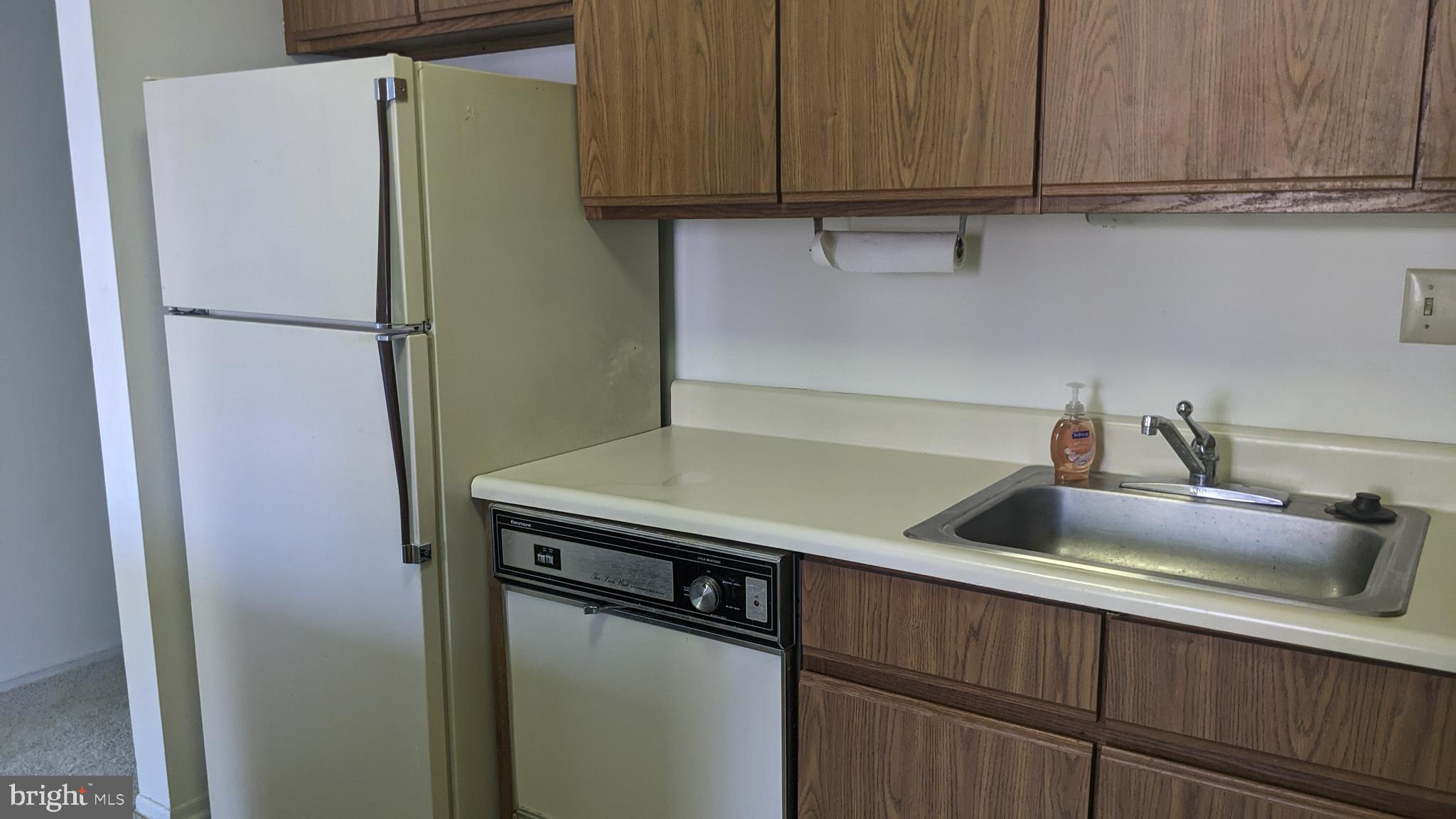 2404 Aspen Circle, Unit U D Springfield, PA 19064 - Photo 8 of 27