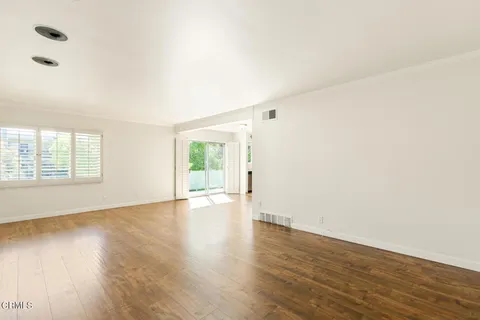 $649,000 | 1233 North Columbus Avenue, Unit 3A, Glendale, CA 91202