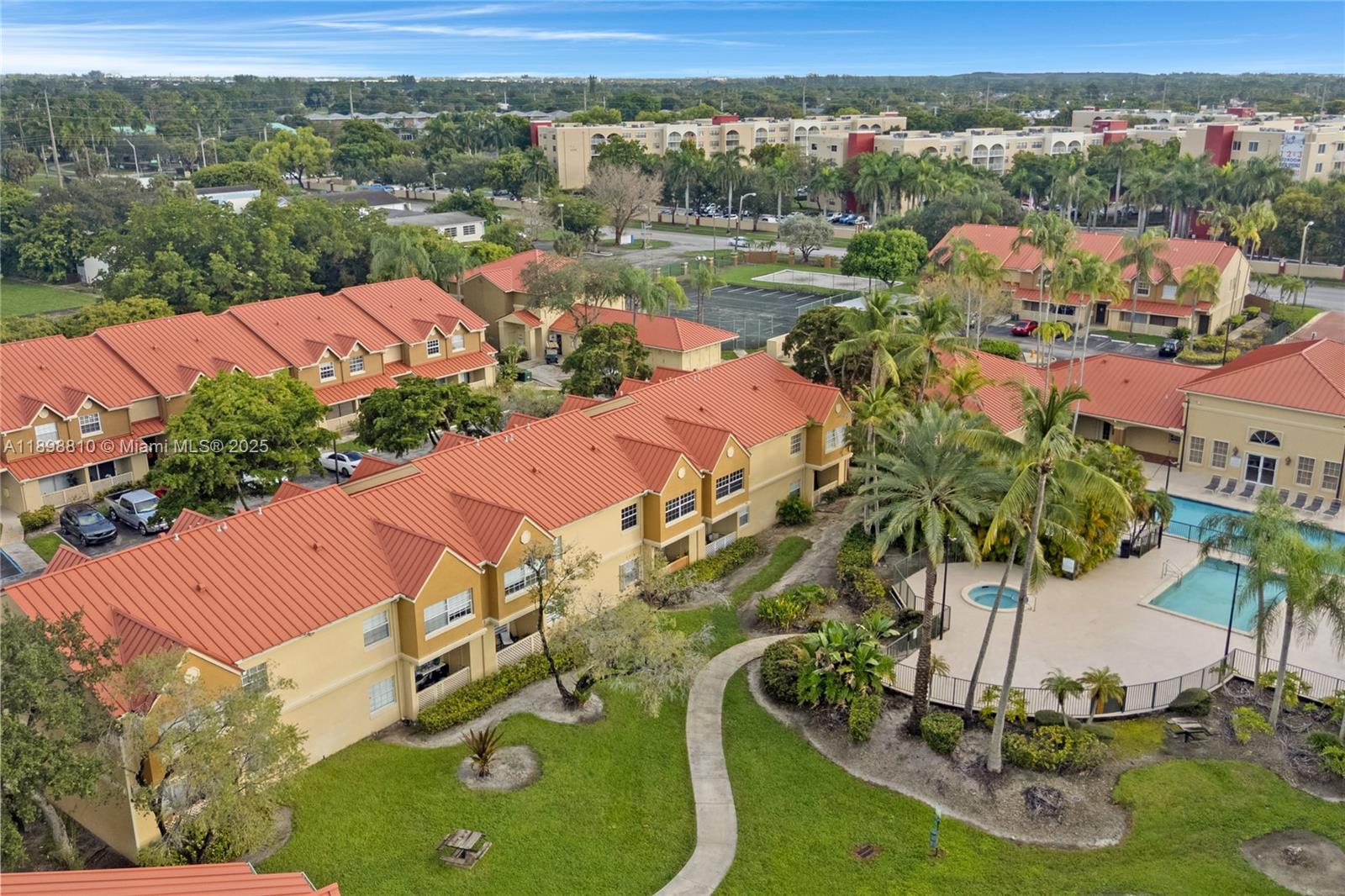 18350 Northwest 68th Avenue, Unit F Hialeah, FL 33015 - Photo 38 of 43