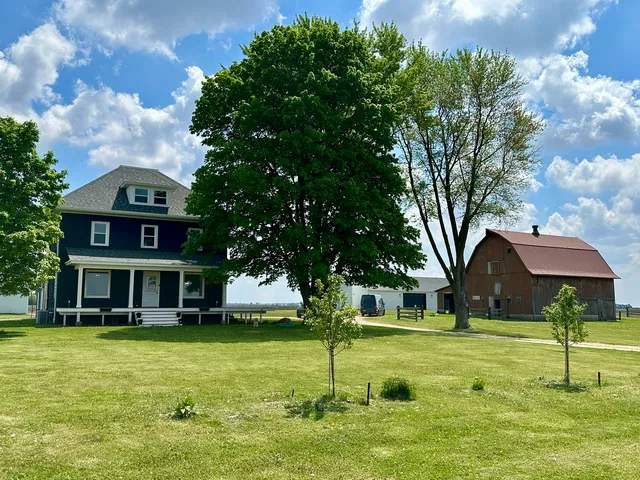a picture of a bench