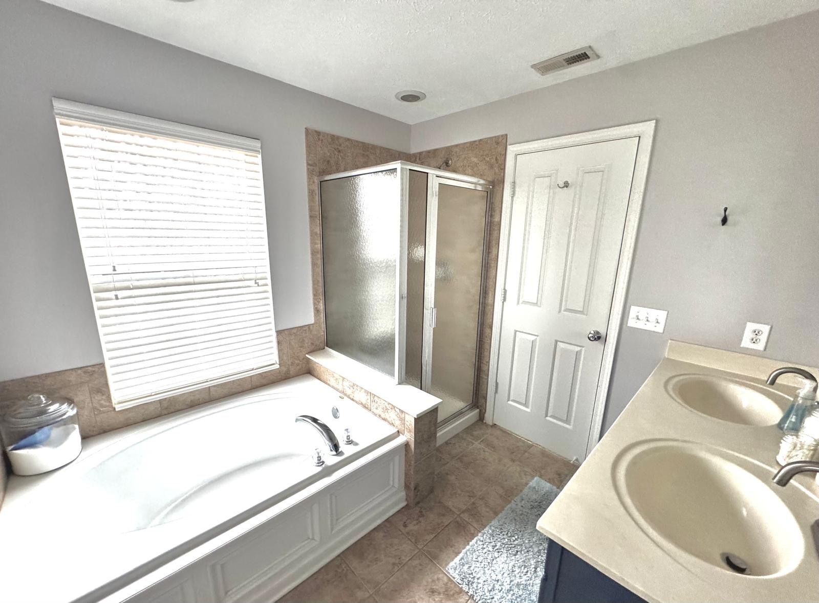 984 Bard Lane Carmel, IN 46032 - Photo 11 of 19