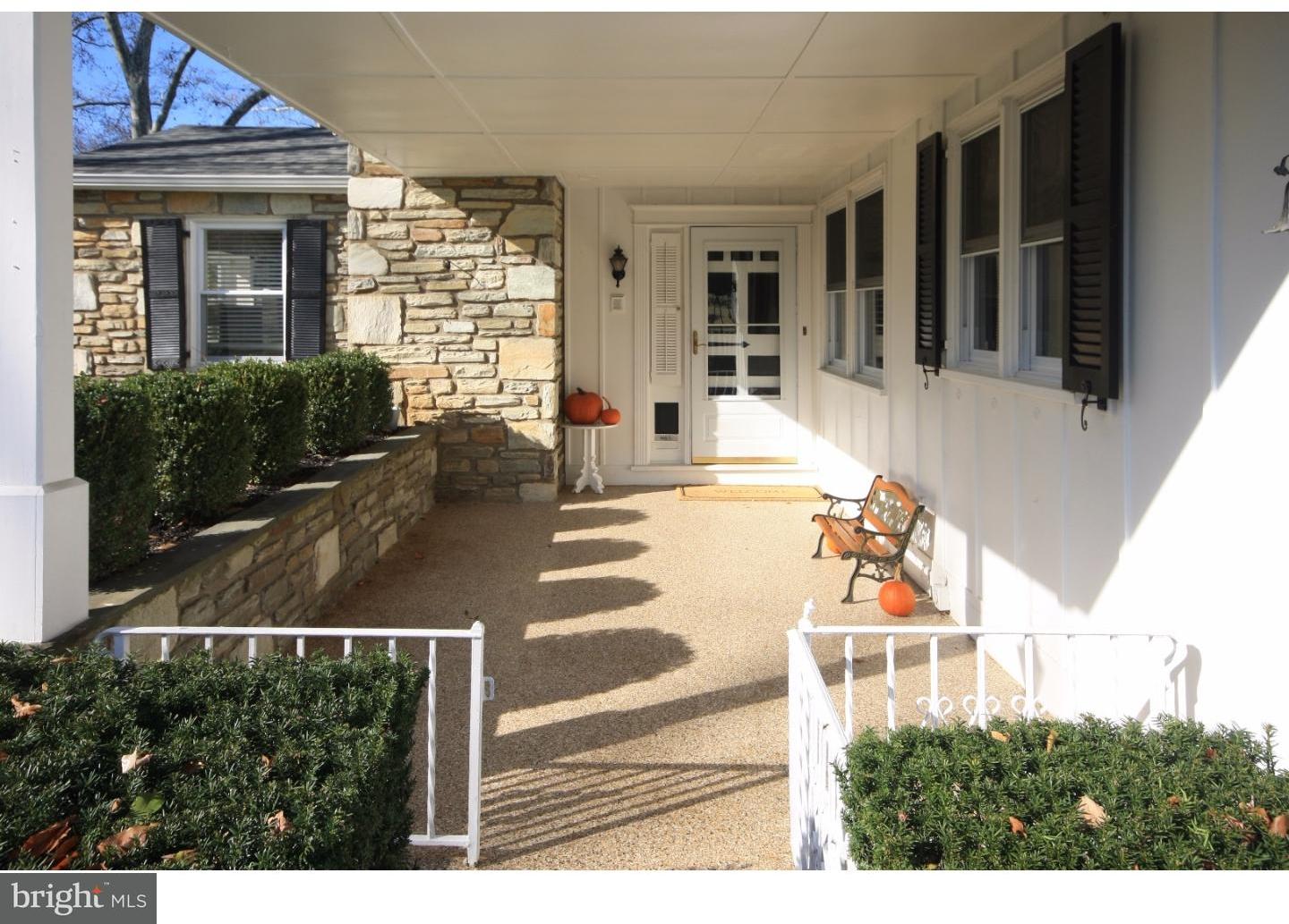 845 Herschel Road Philadelphia, PA 19116 - Photo 3 of 25 Enclosed Porch