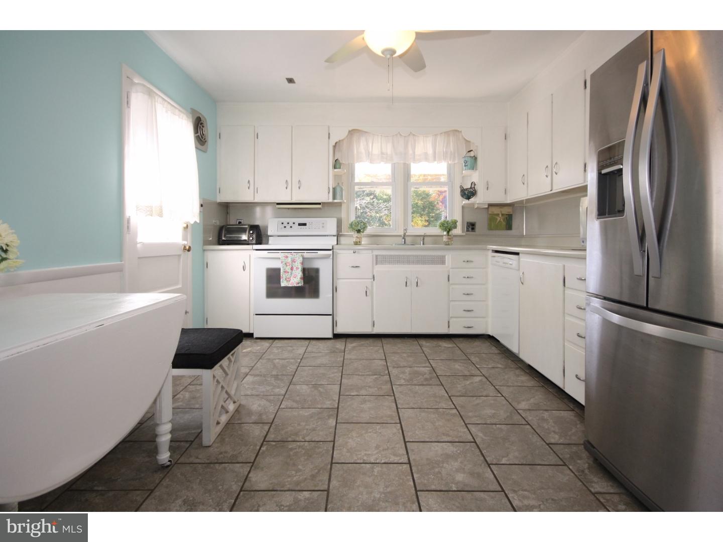 845 Herschel Road Philadelphia, PA 19116 - Photo 10 of 25 Kitchen