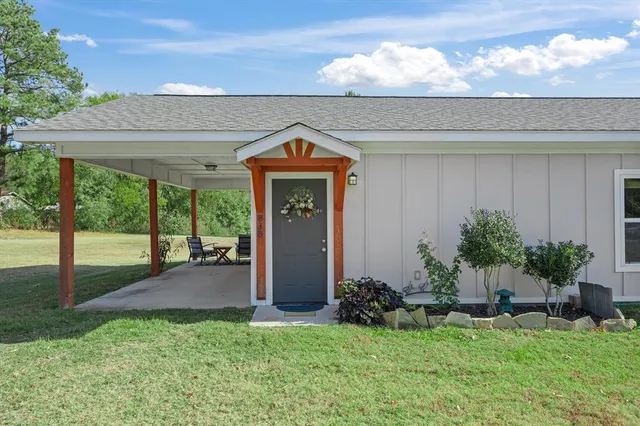 $250,000 | 838 West Quitman Street, Emory, TX 75440