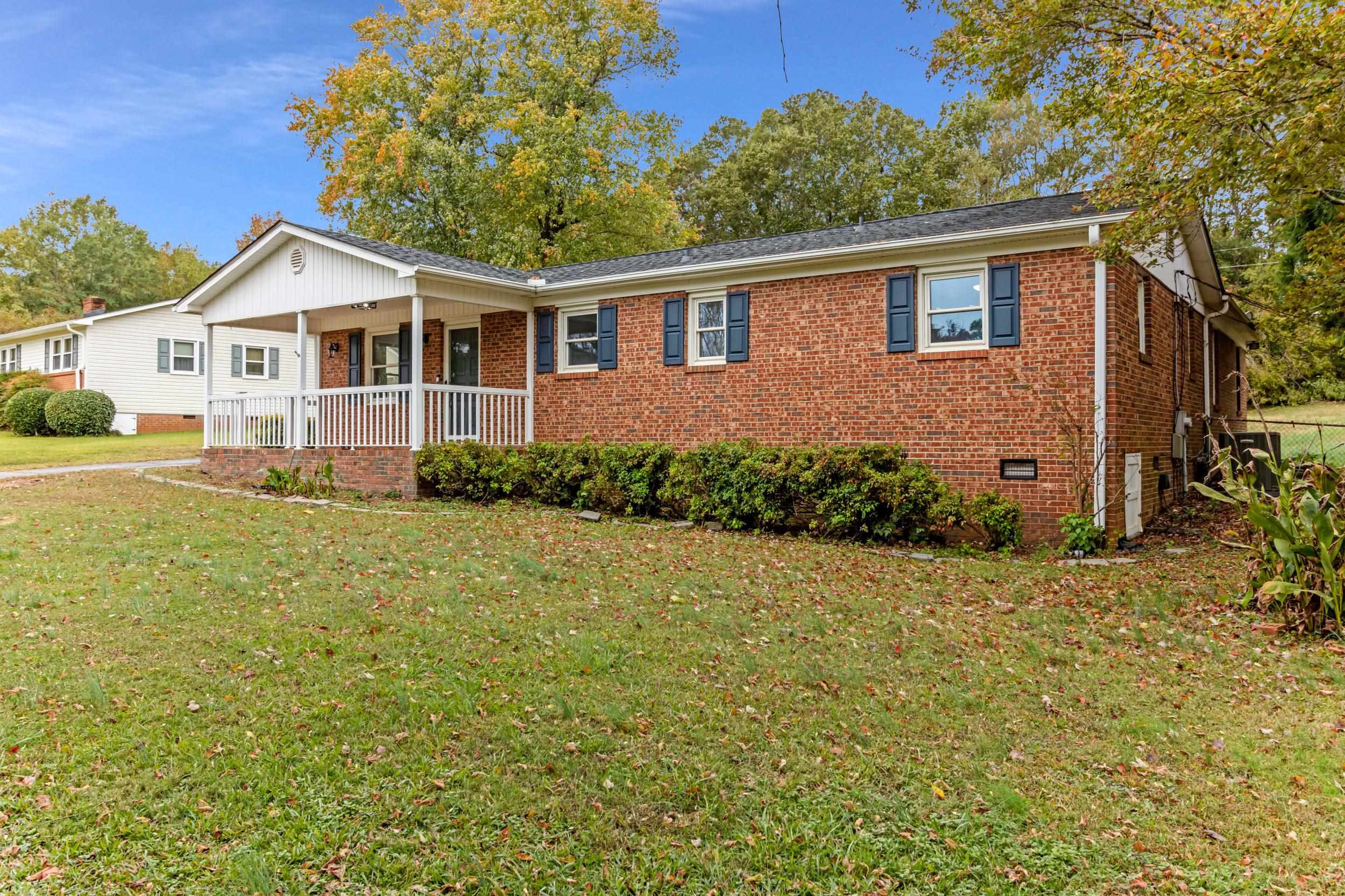 148 Southland Avenue Boiling Springs, SC 29316 - Photo 2 of 38