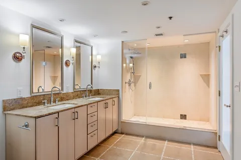 $1,850,000 | 8-12 Museum Way, Unit 2003, Cambridge, MA 02141