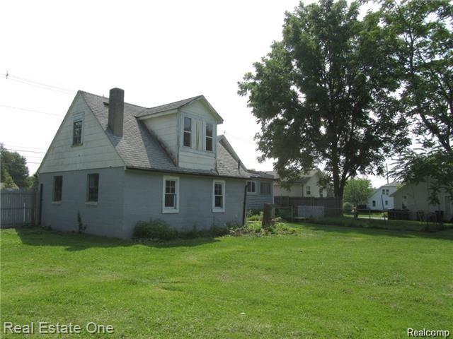 3330 Crooks Road Rochester, MI 48309 - Photo 5 of 28 5--back of home.jpg