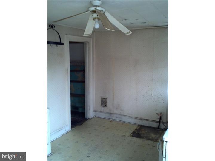 1007 Collings Road Camden, NJ 08104 - Photo 5 of 10
