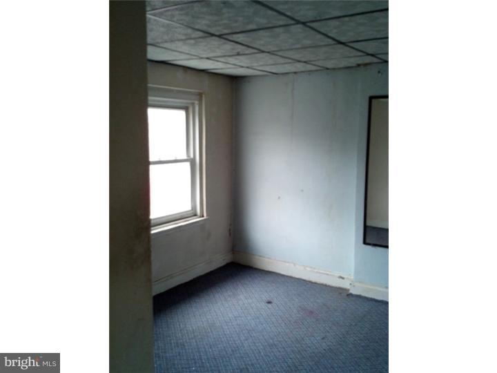 1007 Collings Road Camden, NJ 08104 - Photo 7 of 10