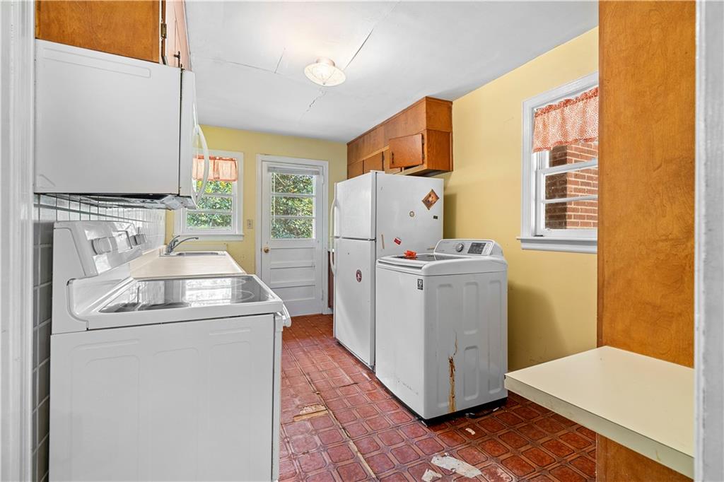2592 Woodridge Drive Decatur, GA 30033 - Photo 9 of 25 Gallery Image 9