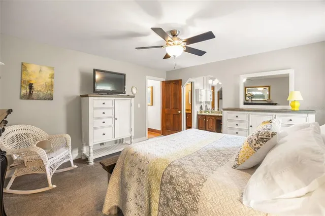 $460,000 | 6100 Ave F, McIntosh, FL 32664