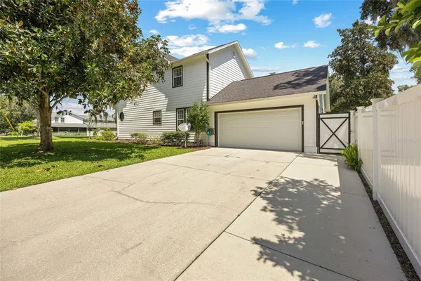 $449,000 | 6100 Ave F, McIntosh, FL 32664