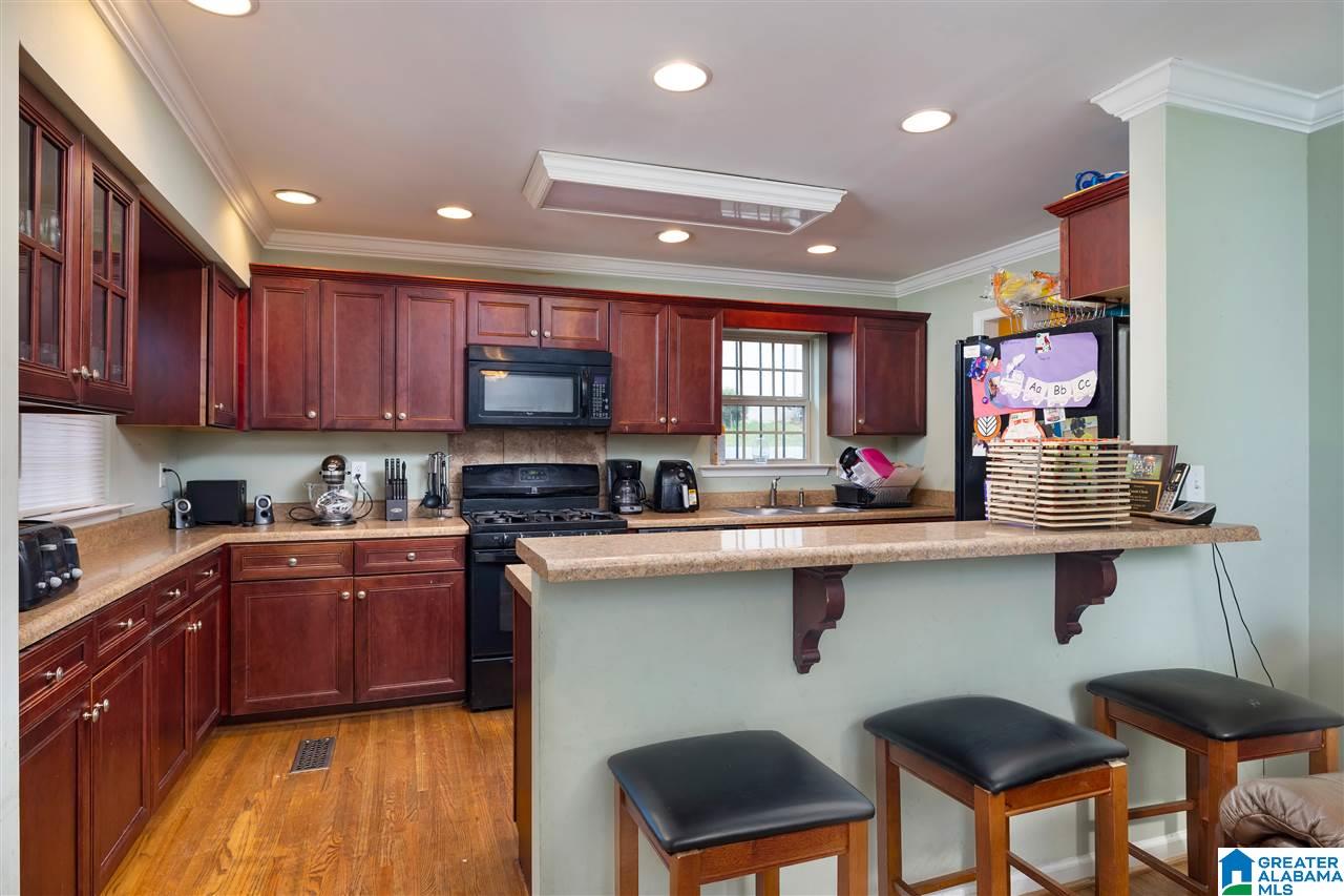 309 26th Court Northwest Birmingham, AL 35215 - Photo 10 of 24