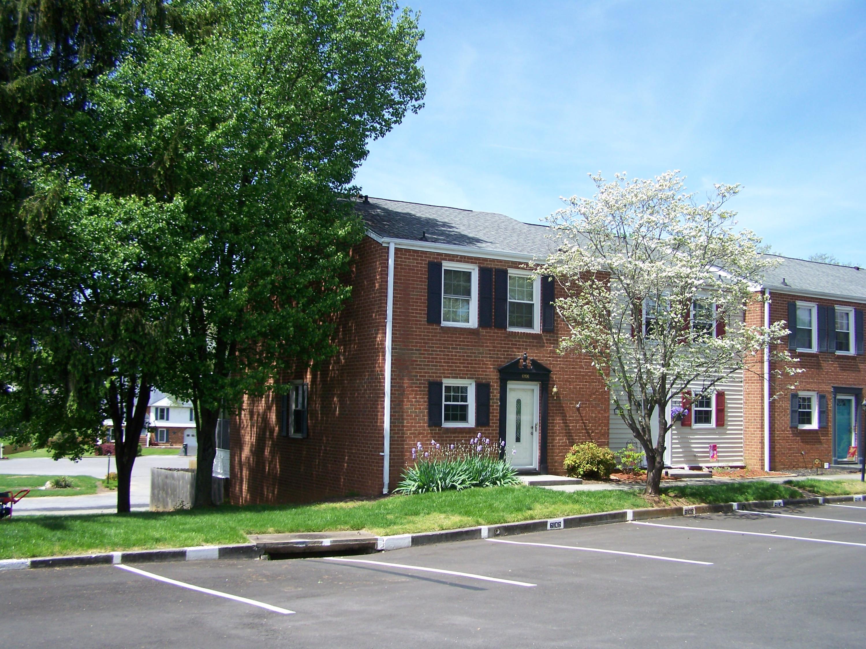 6106 Plantation Road Roanoke, VA 24019 - Photo 1 of 1 front