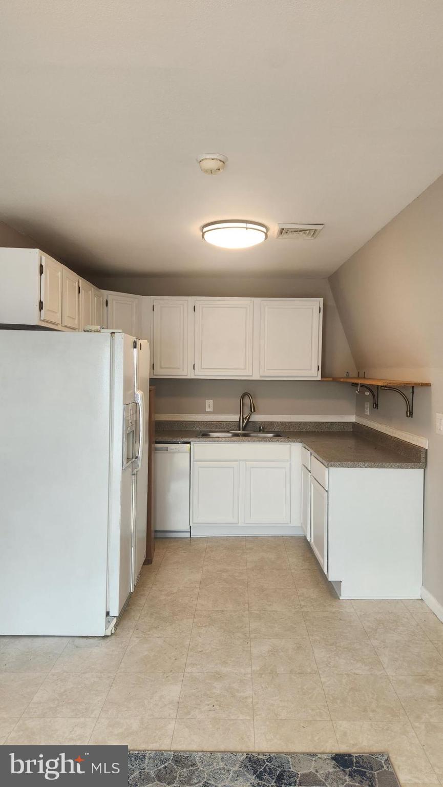 16405 Fishermen Way Ridge, MD 20680 - Photo 56 of 61 Guest Cottage Kitchenette