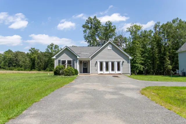$324,900 | 984 Jenny's Creek Road, Piney River, VA 22964