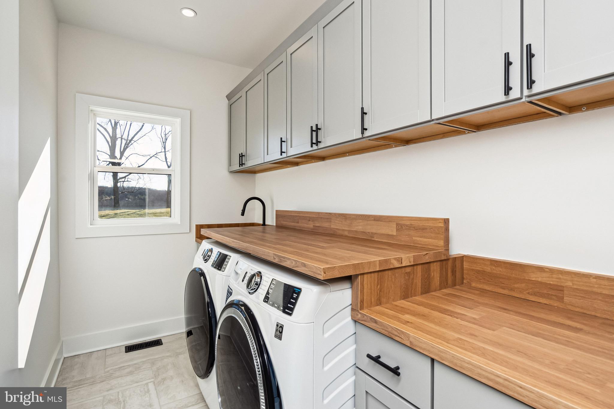 3651 Hanover Pike Manchester, MD 21102 - Photo 8 of 16 a utility room with dryer and washer