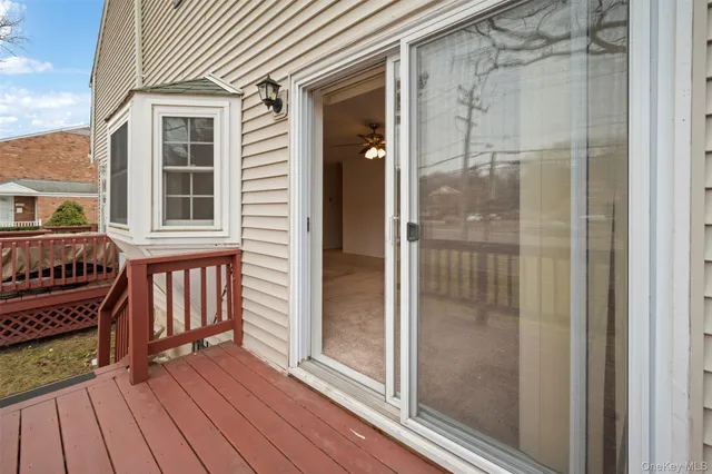 $349,000 | 252 Village Drive, Unit 252, Hauppauge, NY 11788