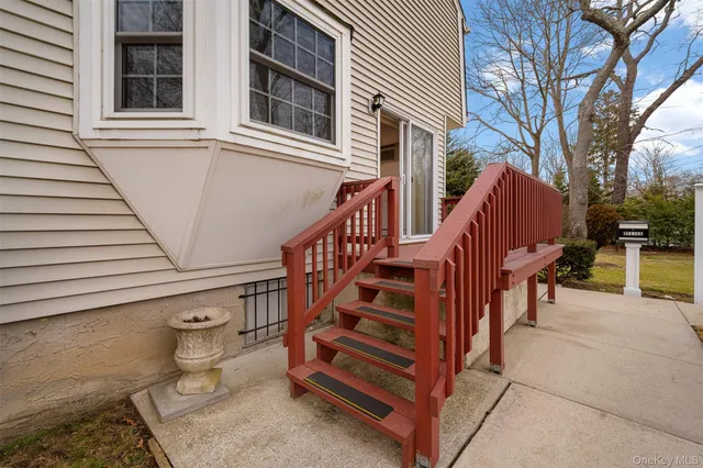 $349,000 | 252 Village Drive, Unit 252, Hauppauge, NY 11788