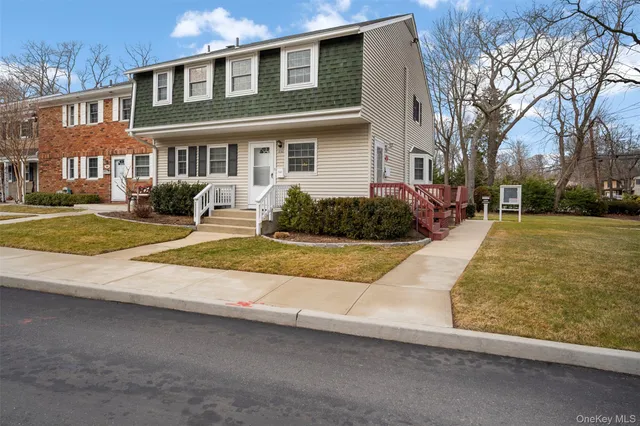 $349,000 | 252 Village Drive, Unit 252, Hauppauge, NY 11788