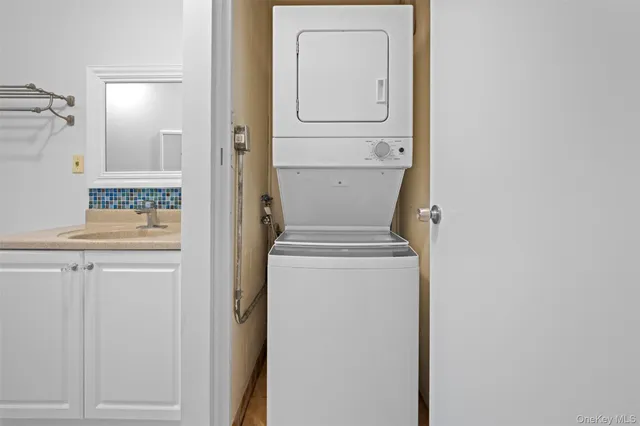 $349,000 | 252 Village Drive, Unit 252, Hauppauge, NY 11788