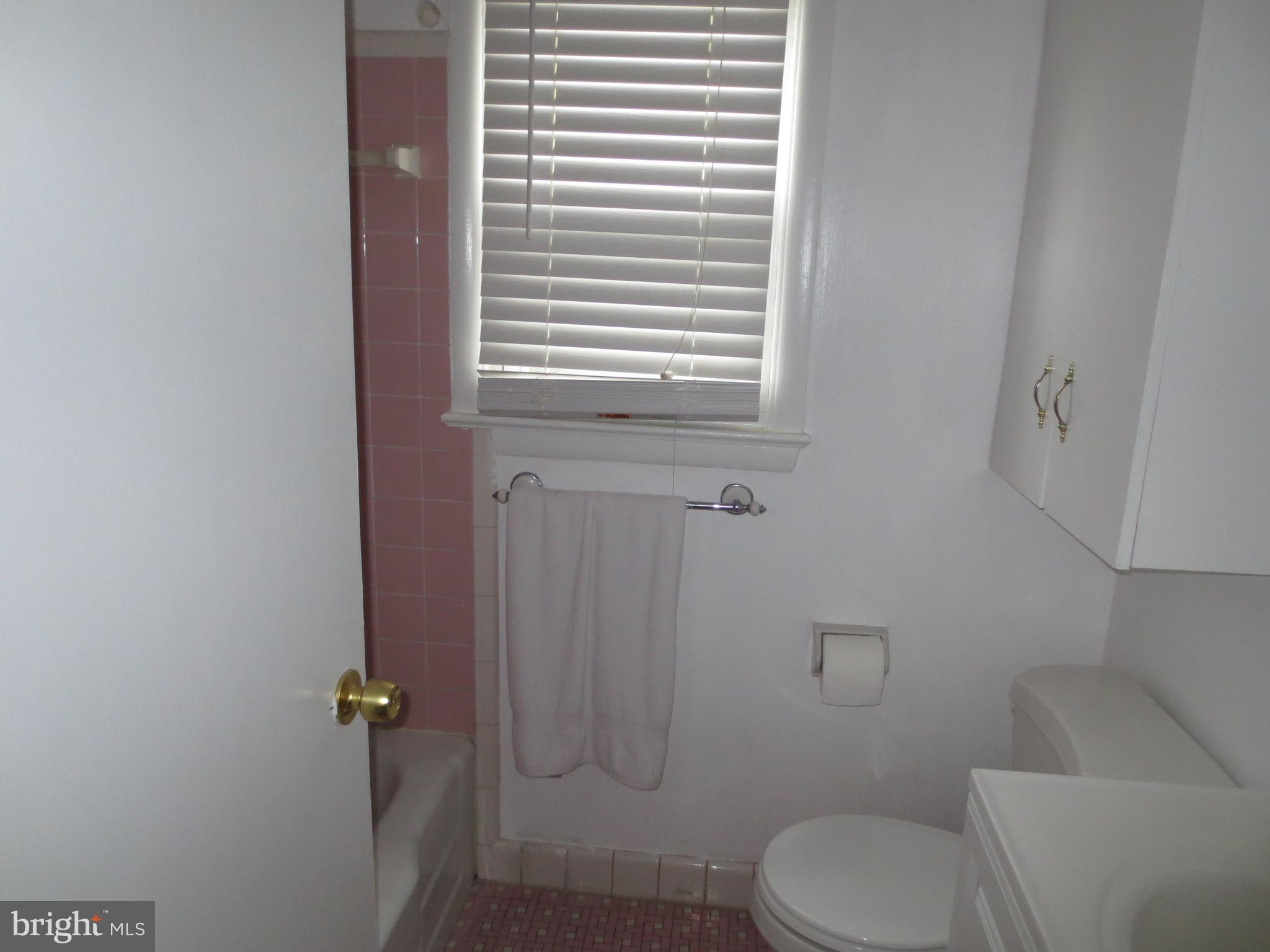 3705 May Street Silver Spring, MD 20906 - Photo 13 of 27 Upper level full bathroom