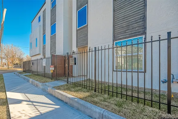 $3,000 | 1718 Hardy Street, Houston, TX 77026