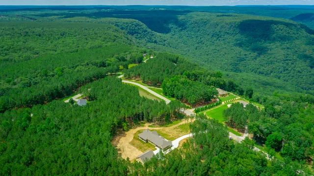 $1,299,000 | 220 High Point Lane, Jasper, TN 37347