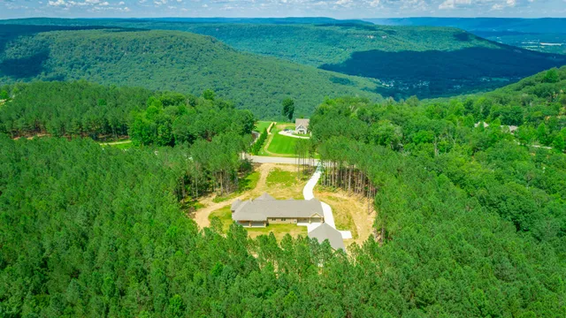 $1,299,000 | 220 High Point Lane, Jasper, TN 37347