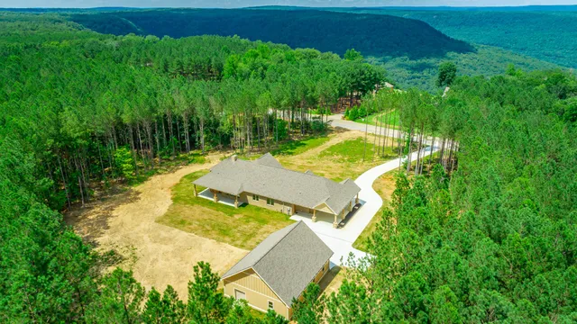 $1,299,000 | 220 High Point Lane, Jasper, TN 37347