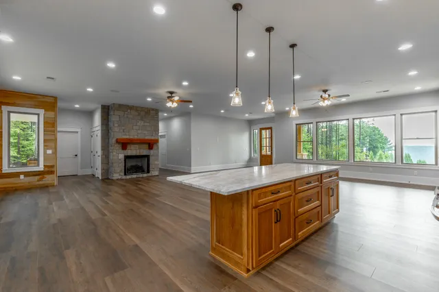 $1,299,000 | 220 High Point Lane, Jasper, TN 37347