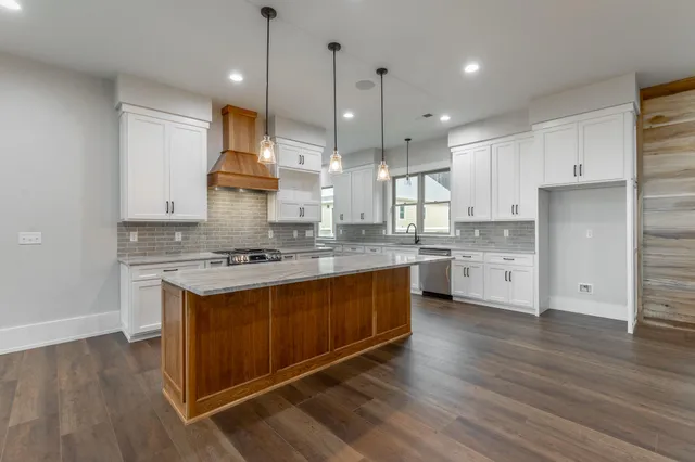 $1,299,000 | 220 High Point Lane, Jasper, TN 37347