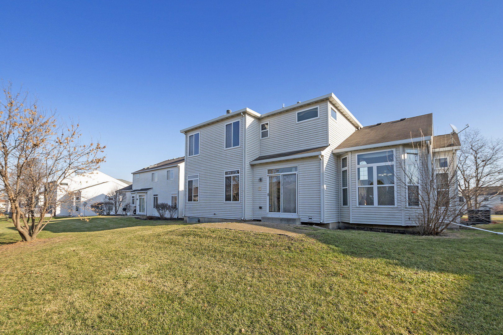 1010 Eagle Point Drive Matteson, IL 60443 - Photo 25 of 27 a view of a house with a big yard