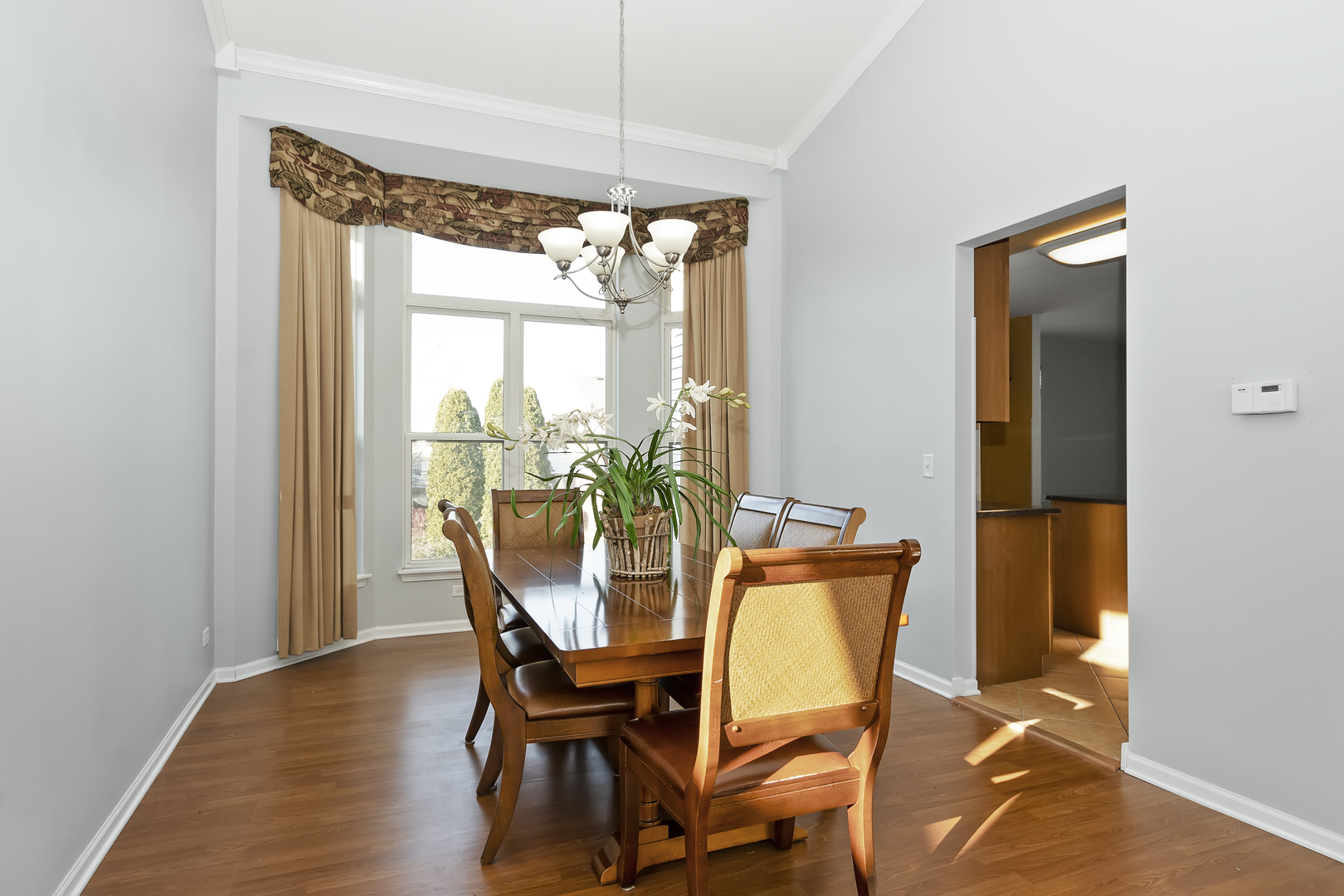 1010 Eagle Point Drive Matteson, IL 60443 - Photo 7 of 27 a view of a dining room with furniture and a window