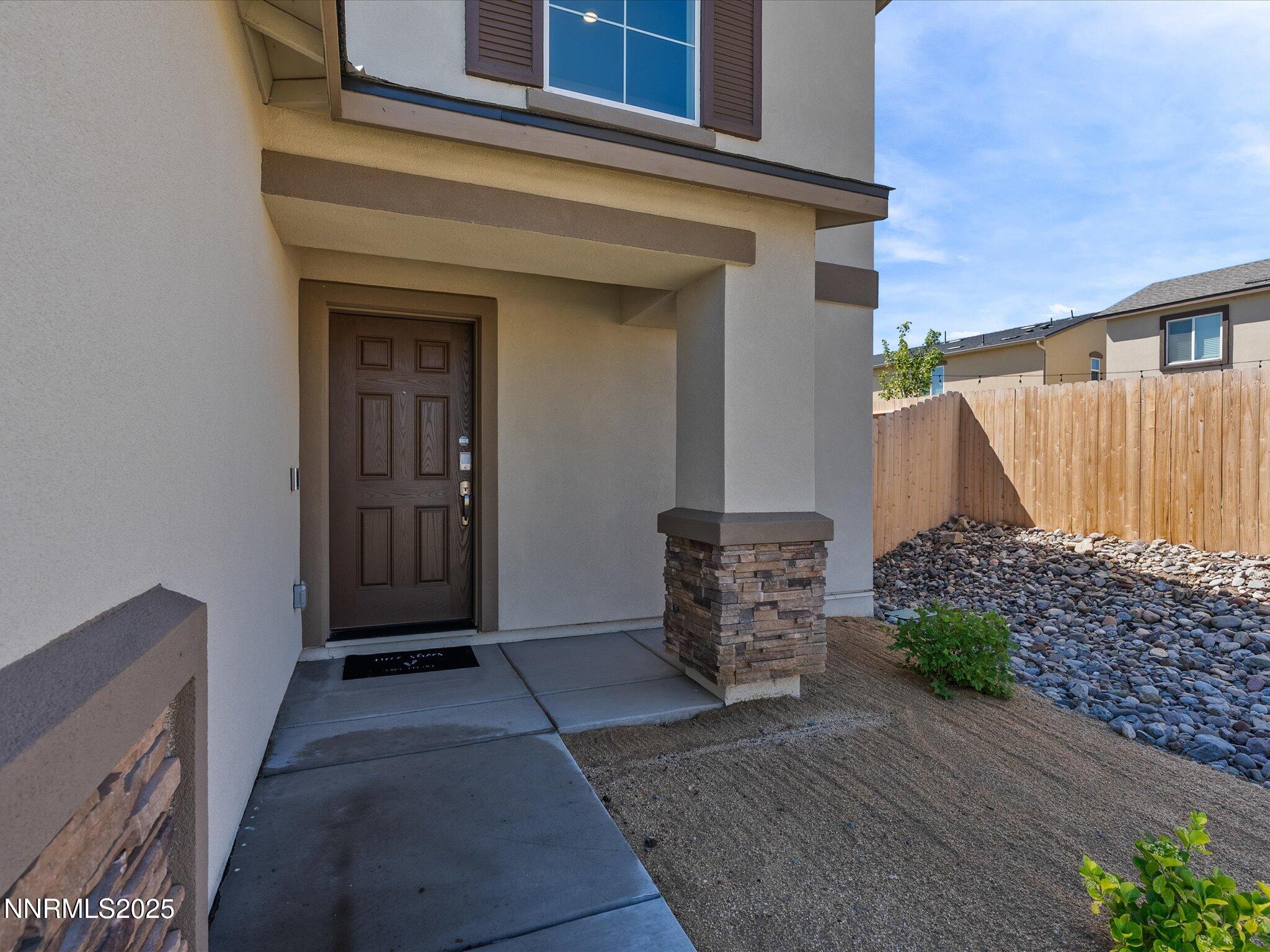 8838 Finnsech Drive Reno, NV 89506 - Photo 4 of 44